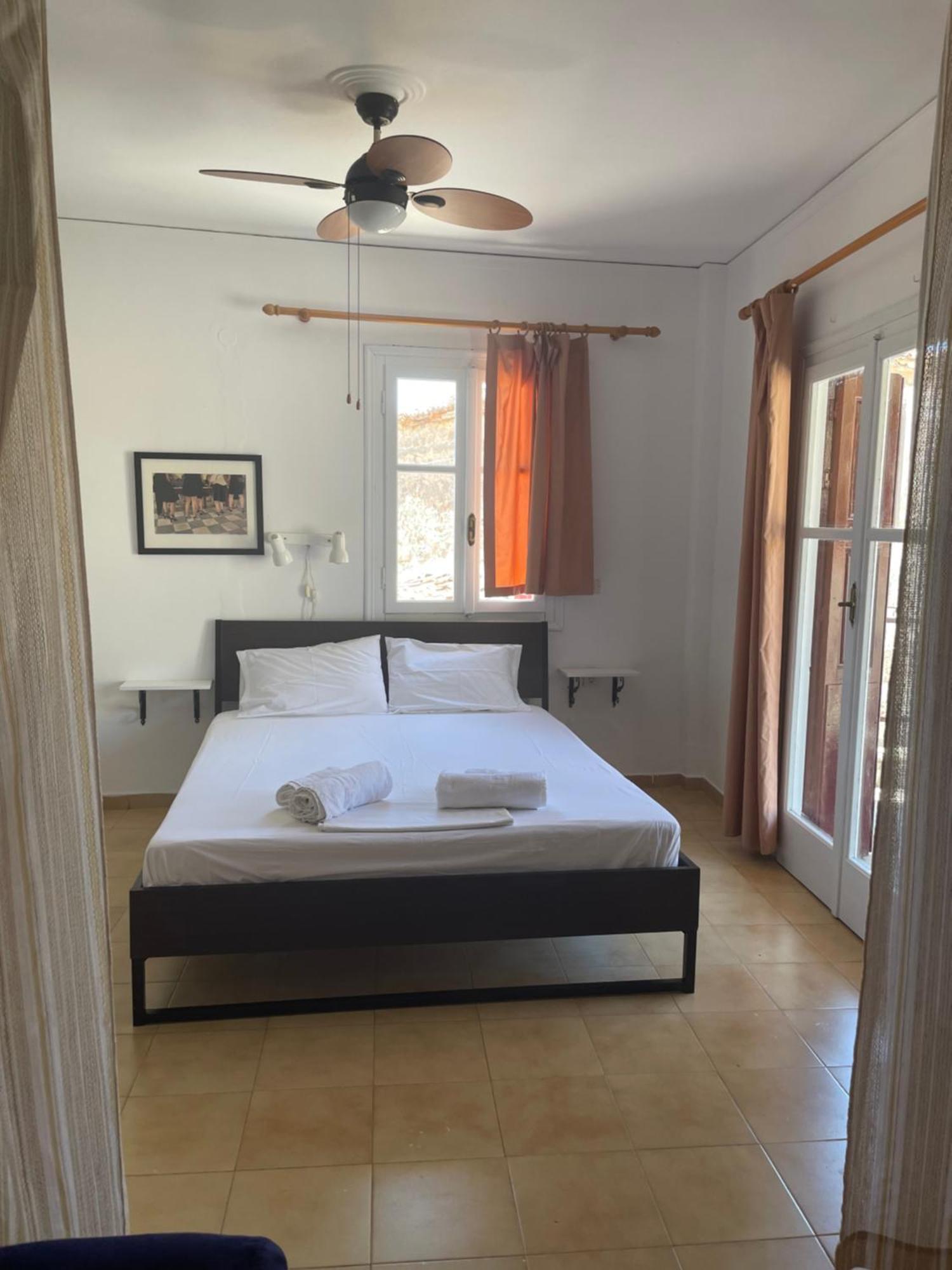 Evangelia Studios Sigrion Luaran gambar