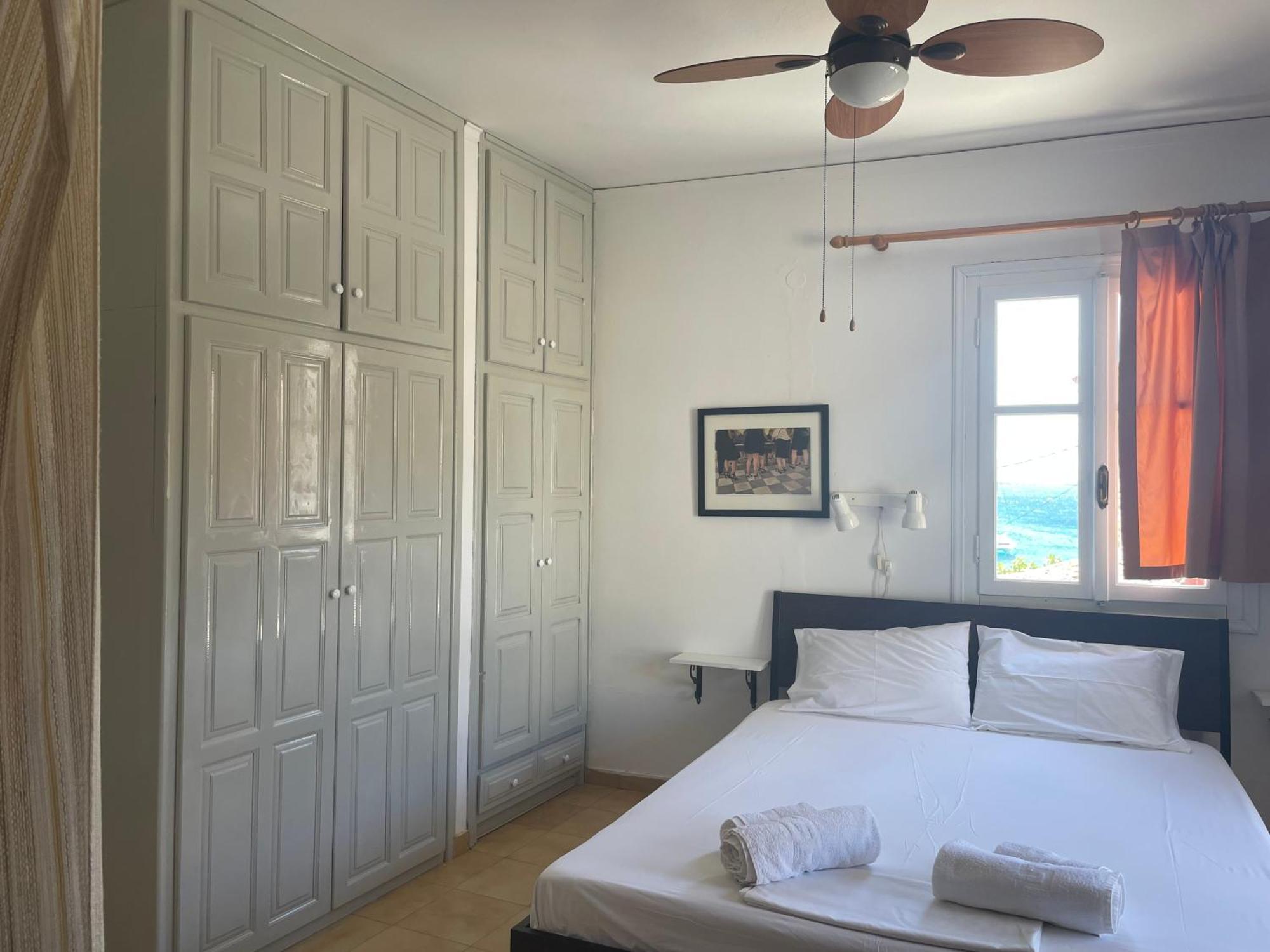 Evangelia Studios Sigrion Luaran gambar